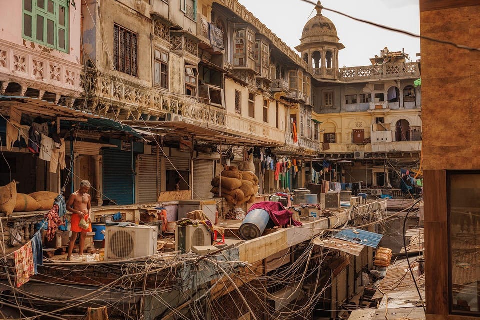 Delhi: Old Delhi's Street Food, Temples & Spice Market Tour - Sri Digambar Jain Lal Mandir: a calm start before the market noise