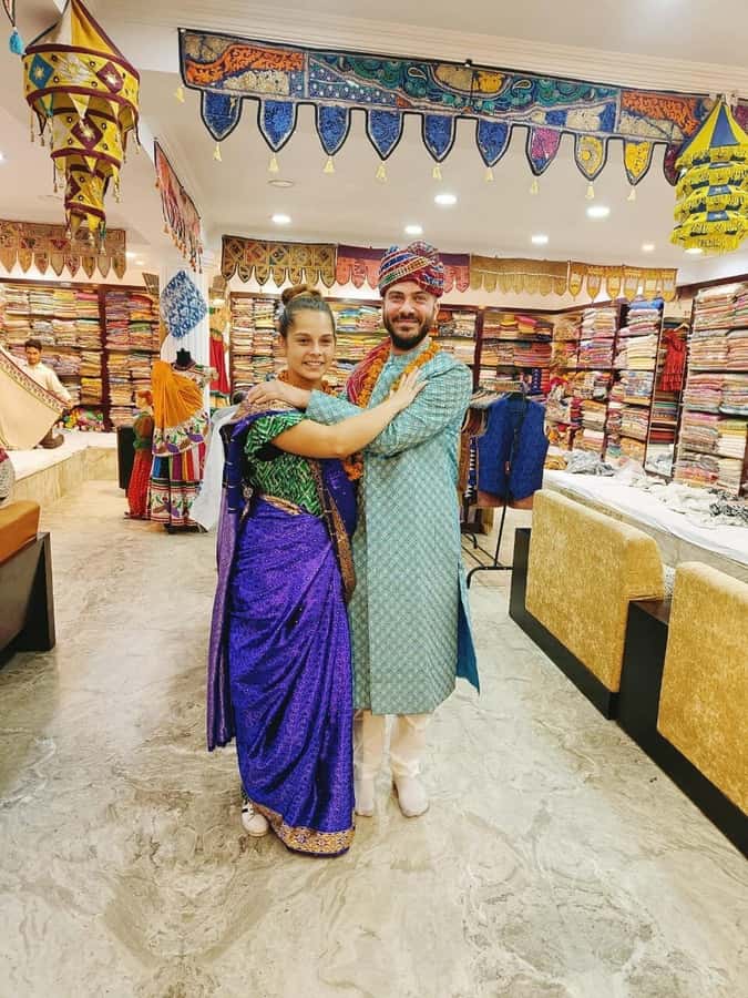 Delhi: Private Shopping Tour with Guide and Transfer - Chandni Chowk: textiles, electronics, and watches in a 19th-century wholesale world