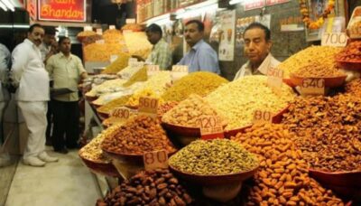 Delhi: Private Shopping Tour with Guide and Transfer - Pickup, air-conditioning, and the real value of starting smart