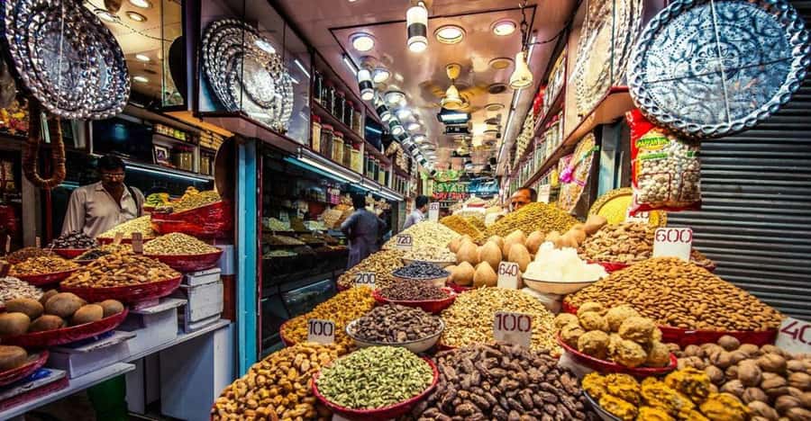 Delhi: Private Shopping Tour with Guide and Transfer - Dilli Haat and Golden Arcade: carpets, Pashmina, silk, and craft gifts that feel special
