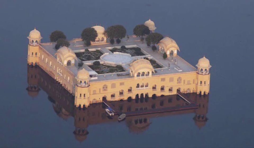 From Delhi: 2-Day Jaipur Private Guided Tour - Amber Fort: The Fort-and-Lake Stop That’s Worth Two Days