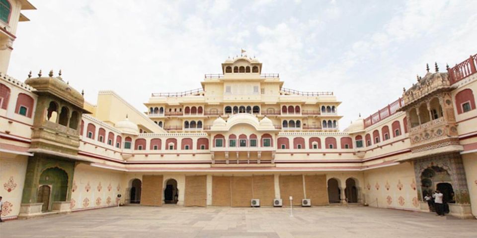 From Delhi: 2-Day Jaipur Private Guided Tour - Day 1: City Palace, Hawa Mahal, and Jantar Mantar Without the Guesswork