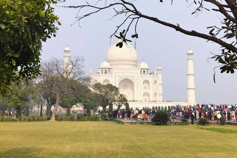 From Delhi: Same Day Taj Mahal, Agra Day Tour By Car - Delhi to Agra in a single day: what this trip feels like