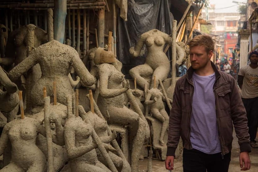 Kolkata: Magic Hour Tour with Breakfast - Kumartuli idol-making streets: craft you can see up close