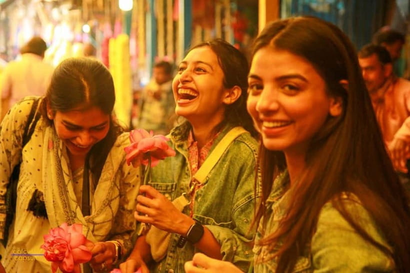 Kolkata: Magic Hour Tour with Breakfast - Local transport on the route: don’t skip this part