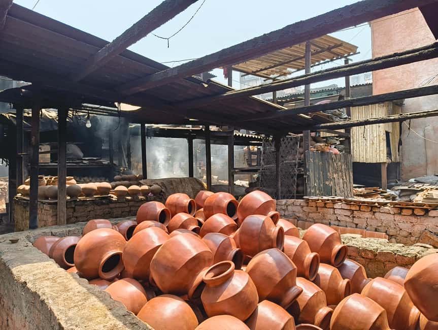 "Mumbai Dharavi Slum Tour" - Narrow alleys and living conditions: what to pay attention to