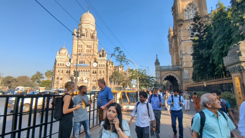 Mumbai: Full-Day Sightseeing Tour of Mumbai - Oval Maidan, Rajabai Clock Tower, and Bombay High Court: big buildings, better views