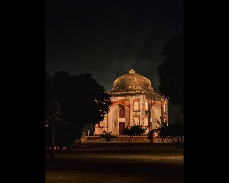 New Delhi: Guided Night Photography & Heritage Tour of Delhi - A secret stop and a “hidden” tasting moment that break up the script