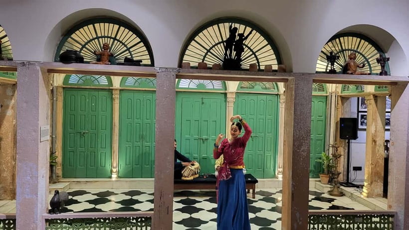 Old Delhi Haveli with live Classical dance, music & cuisine - Old Delhi Havelis, Live Kathak, and Lunch in One Tight 3 Hours