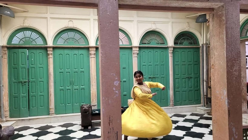 Old Delhi Haveli with live Classical dance, music & cuisine - Tuk-Tuk + Metro to the Old Town Lanes